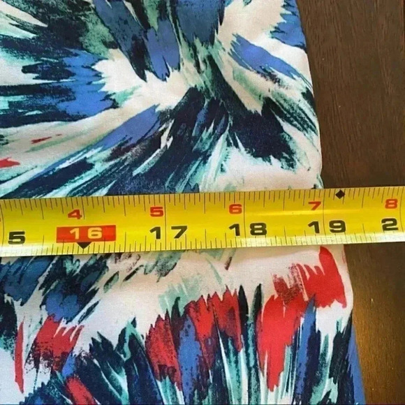 IZOD Golf Skirt Tennis Skort Short Activewear White Blue Red Floral Print Size 2 - Picture 12 of 16